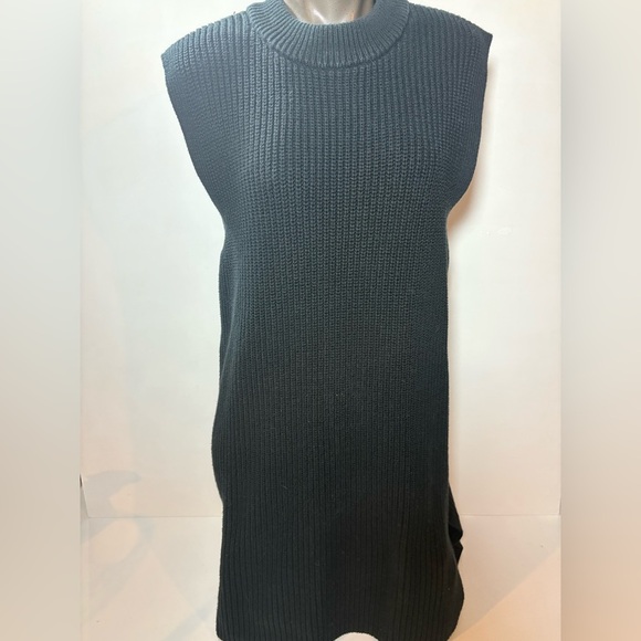 H&M Dresses & Skirts - H&M Ribbed Knit Midi Dress - Dark Gray